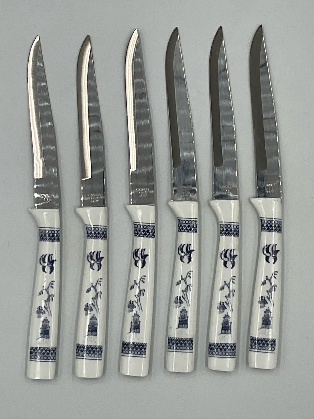Vintage 6 Piece Blue Willow Design Steak Knives Set Japan